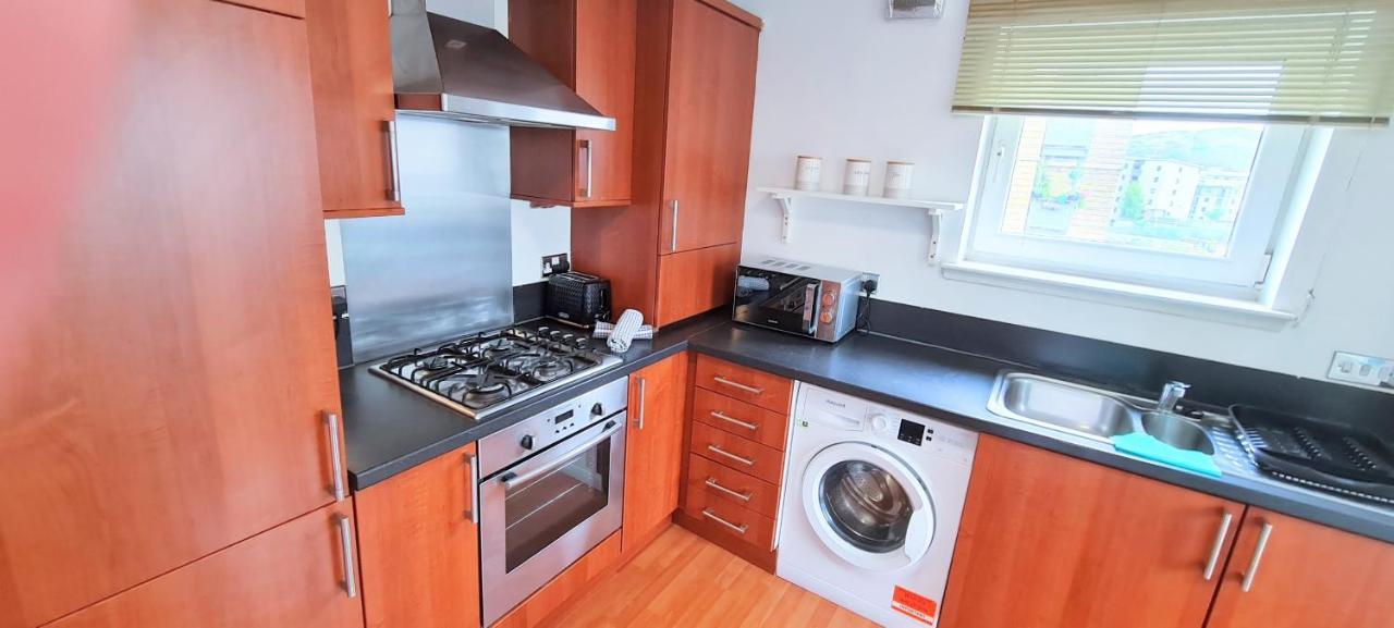 Modern Spacious 3 Bedroom City Centre Apartment - Free Parking - Private Balcony Edinburgh Exterior photo