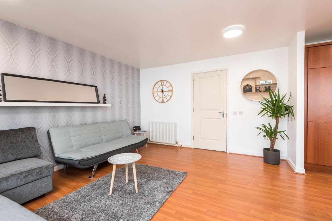 Modern Spacious 3 Bedroom City Centre Apartment - Free Parking - Private Balcony Edinburgh Exterior photo