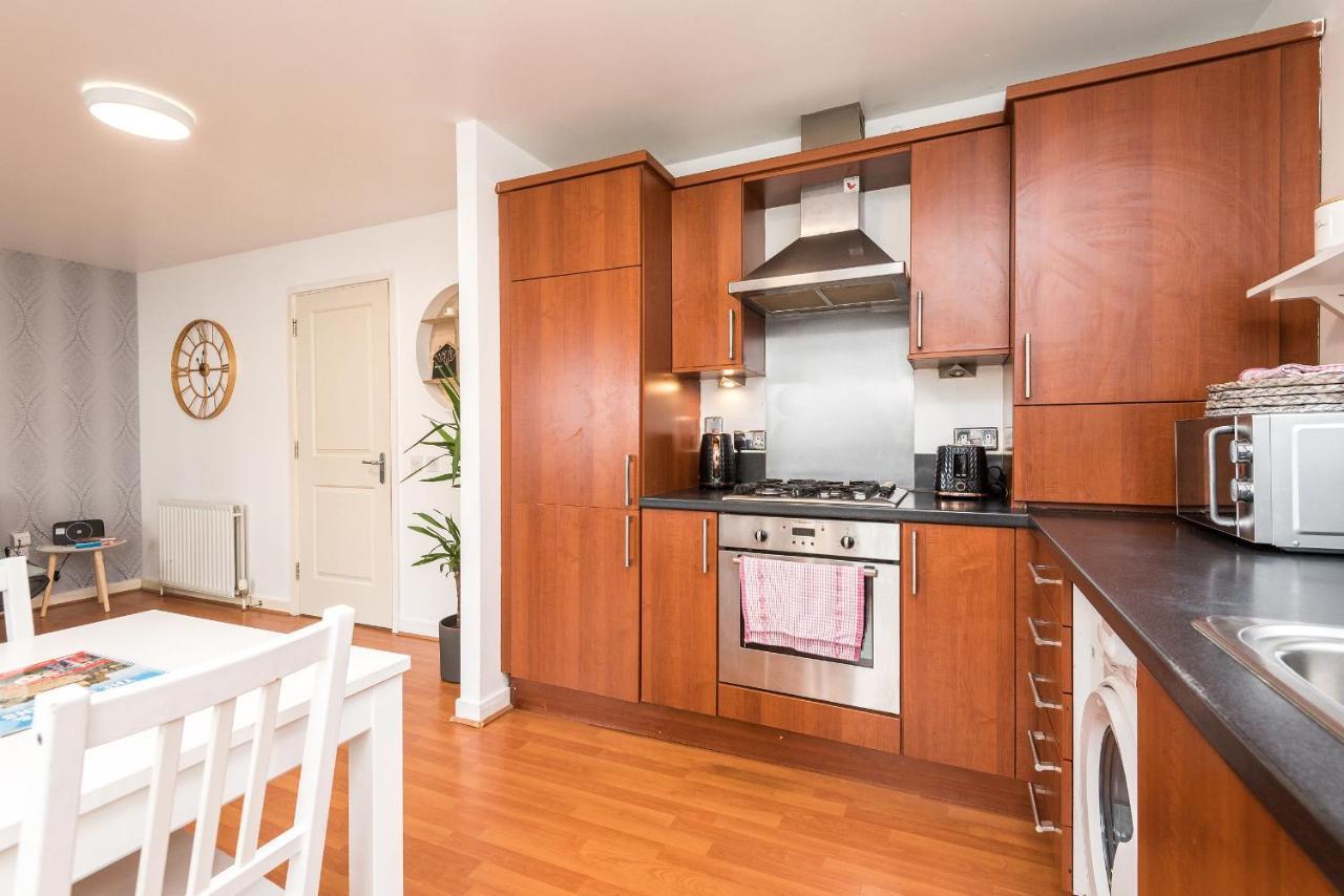 Modern Spacious 3 Bedroom City Centre Apartment - Free Parking - Private Balcony Edinburgh Exterior photo
