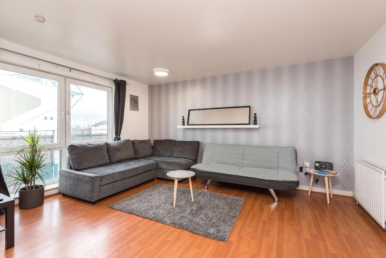 Modern Spacious 3 Bedroom City Centre Apartment - Free Parking - Private Balcony Edinburgh Exterior photo